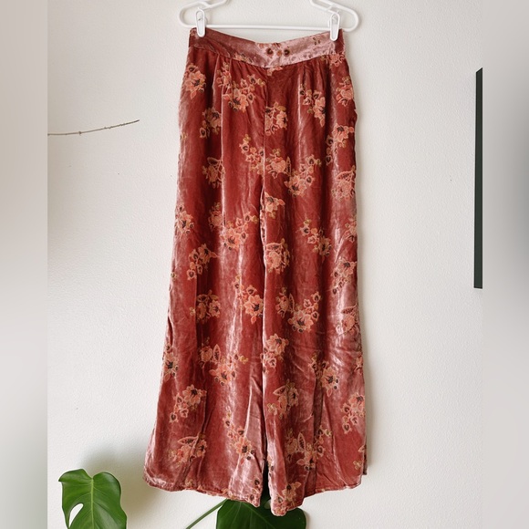 NWOT Anthropologie Pink Velvet Floral Burnout Trousers Medium - Picture 2 of 8